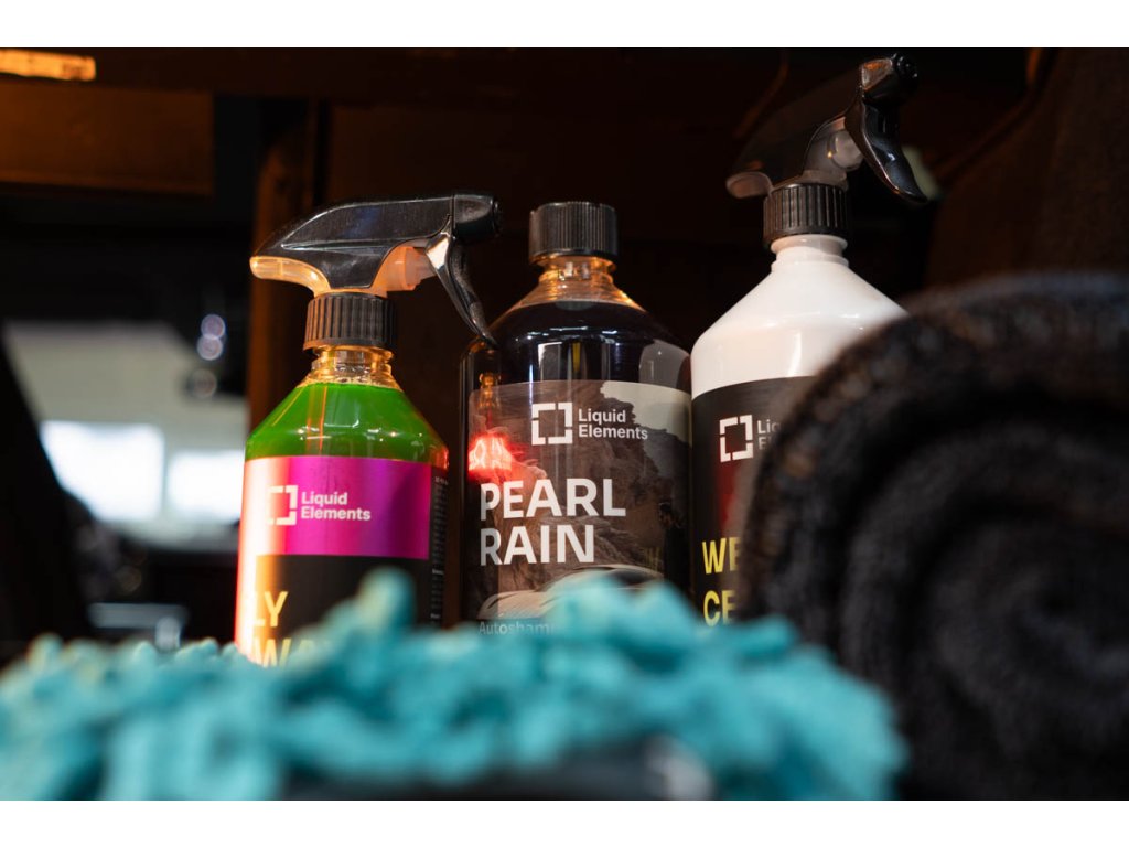 Fotrovská sada na čistý a ošetřený auto