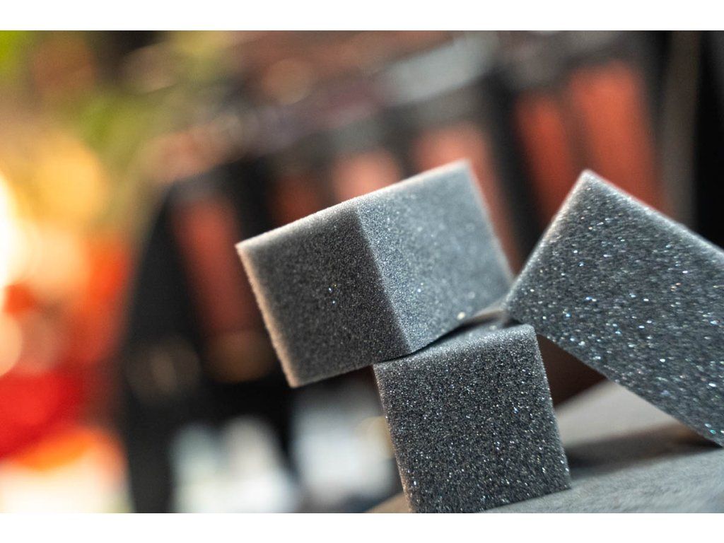 Houbička na aplikaci přípravků na kůži