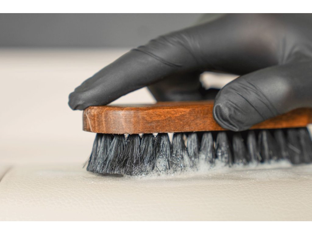 Colourlock Lederreiniger Stark – silný čistič kůže